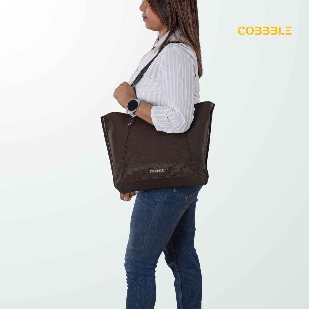 Luxury Shoulder Bag - Cobbble Woman Metro Shoulder Bag in Dark Brown