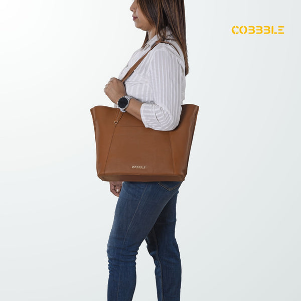 Cobbble Woman Metro Shoulder Bag - Tan, Multi-Pocket