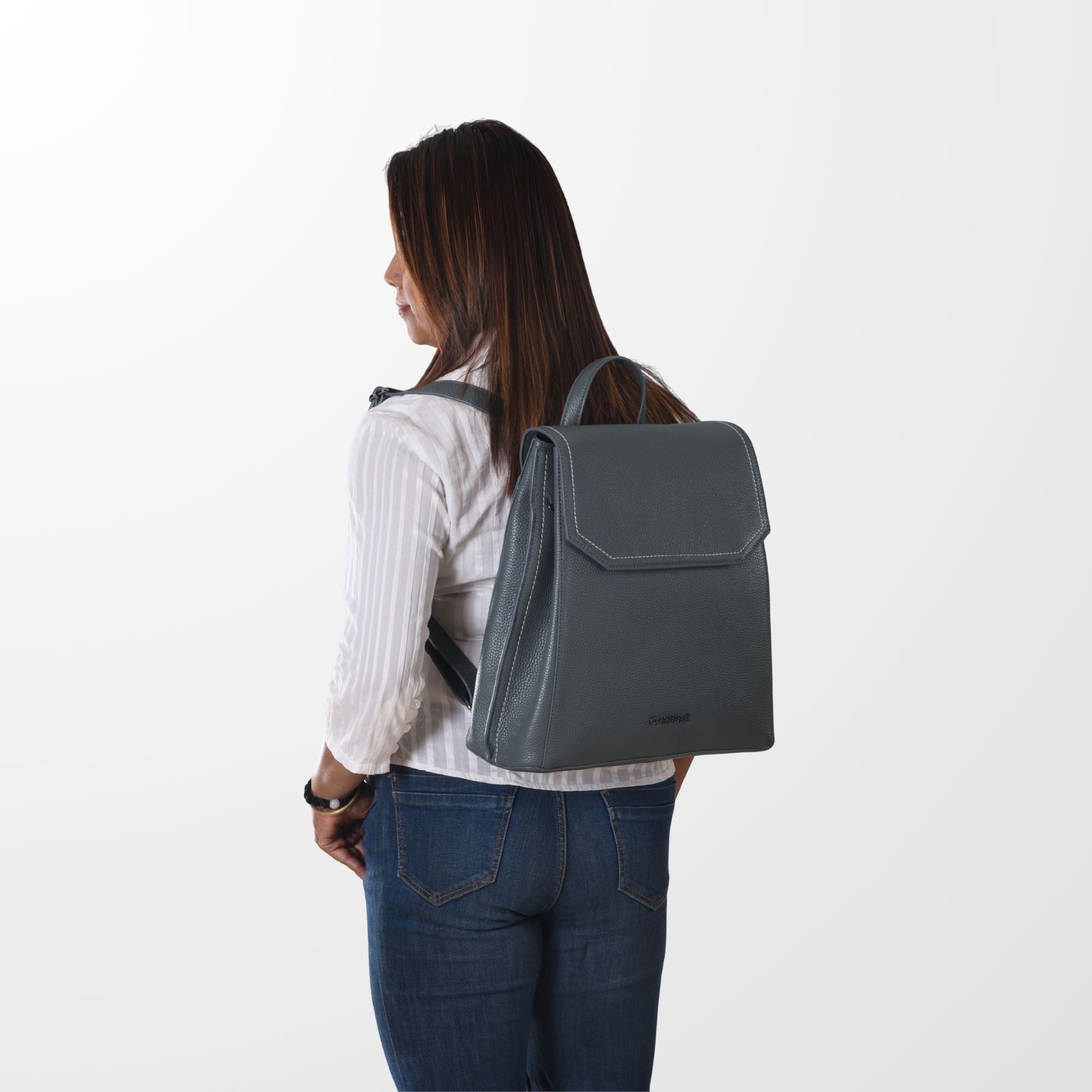 Cobbble Woman Mabel Flap Backpack – Gray, Tab Sleeve