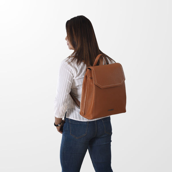 Cobbble Woman Mabel Flap Backpack – Tan, Tab Sleeve